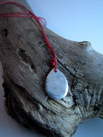 Teardrop solo silver pendant